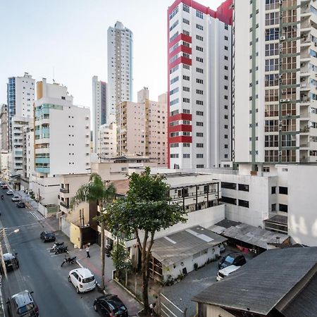 شقة Balneário Camboriú  في Em Frente Ao Shopping Atlantico! Com Sacada, Garagem E Ar Condicionado المظهر الخارجي الصورة