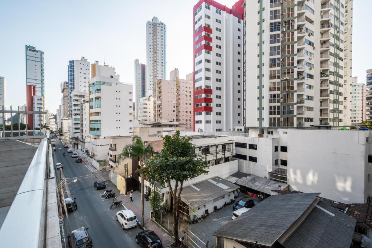 شقة Balneário Camboriú  في Em Frente Ao Shopping Atlantico! Com Sacada, Garagem E Ar Condicionado المظهر الخارجي الصورة